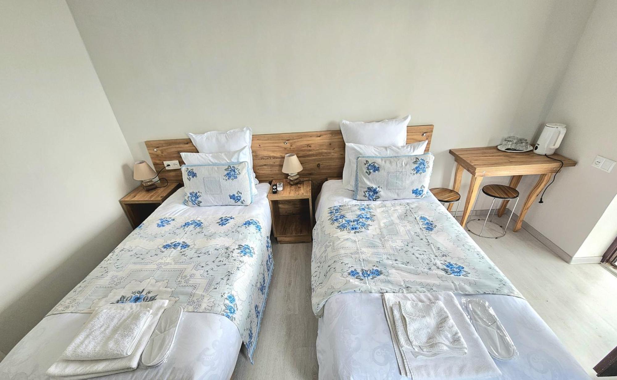 Hilltop Guest House Kʼutʼaisi Exterior foto