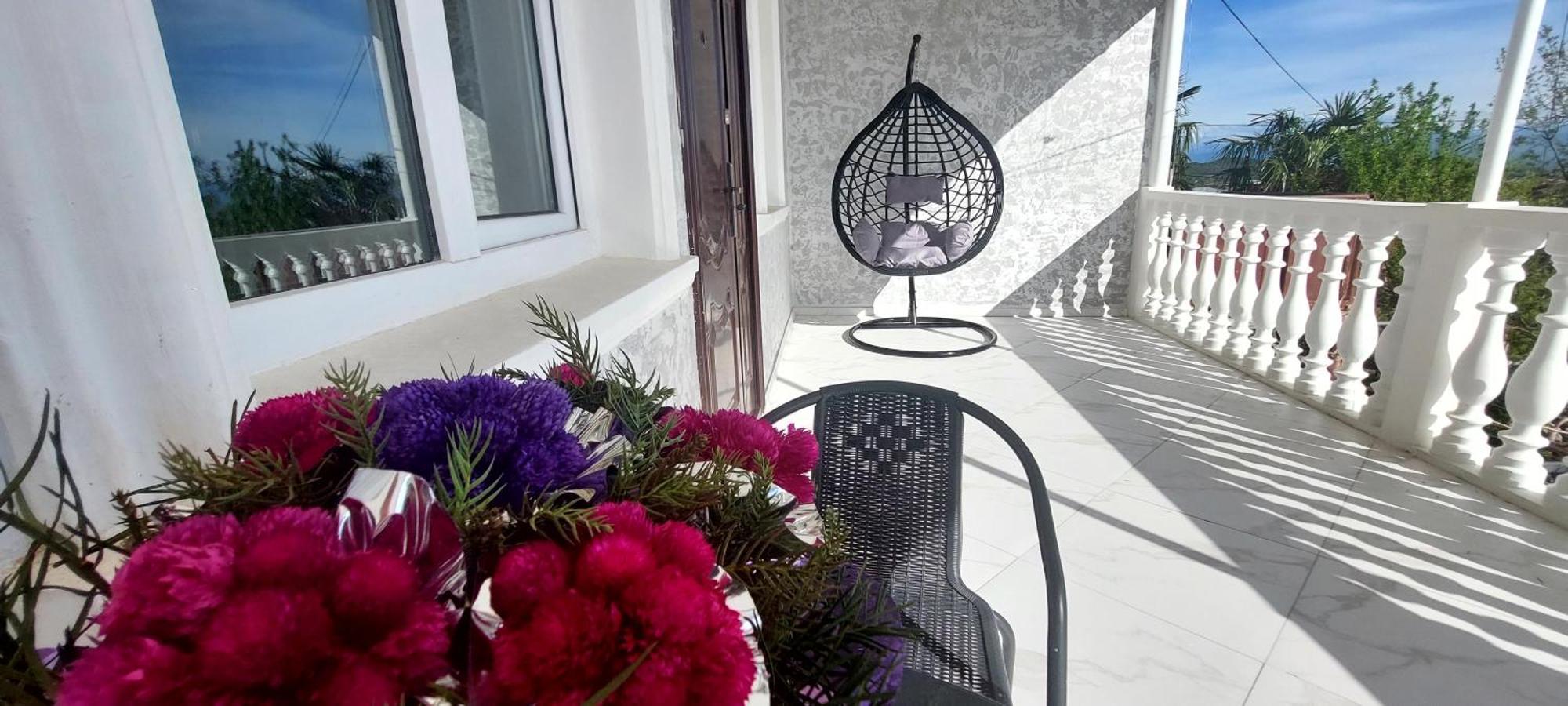 Hilltop Guest House Kʼutʼaisi Exterior foto